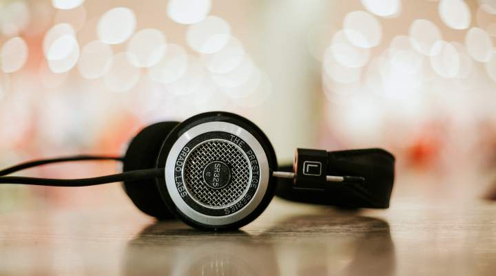 Headphones 